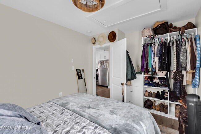 Building Photo - 1215 Lister St