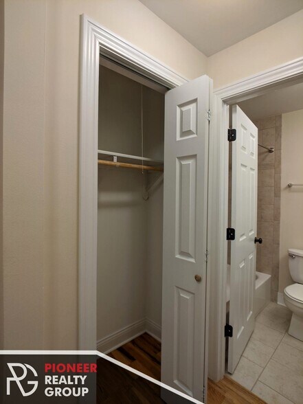 Building Photo - 535 W Arlington Pl