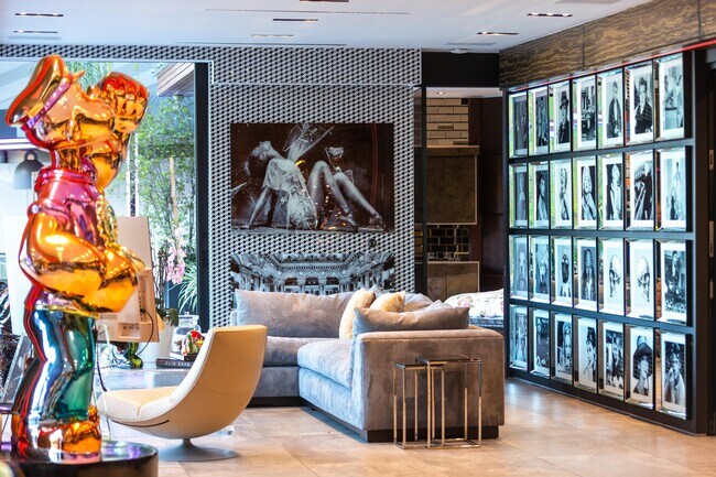 Building Photo - 8356 Sunset View Dr