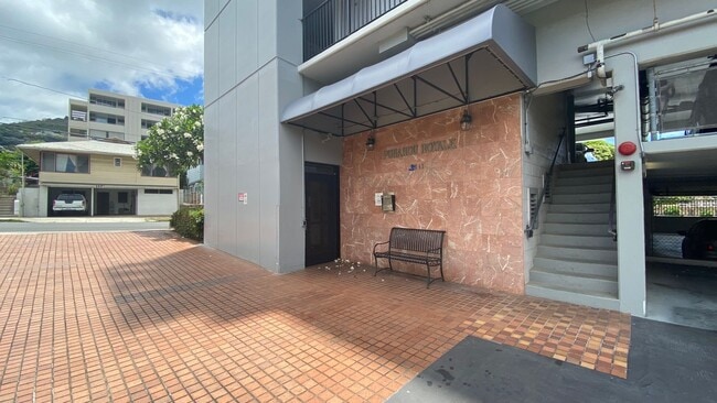 Building Photo - 1 Bedroom 1 Bath Unit for Rent in Punahou ...