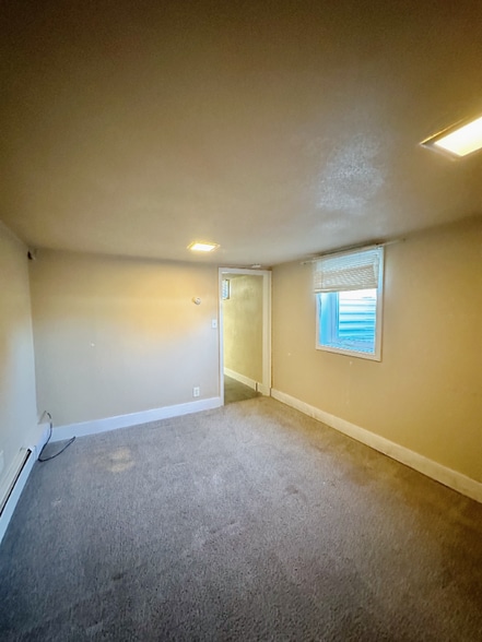 Building Photo - 748 Cook Ave