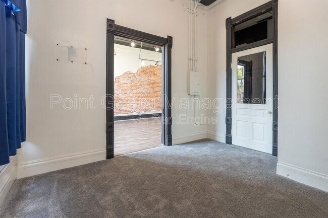 Building Photo - 518 E Douglas Ave
