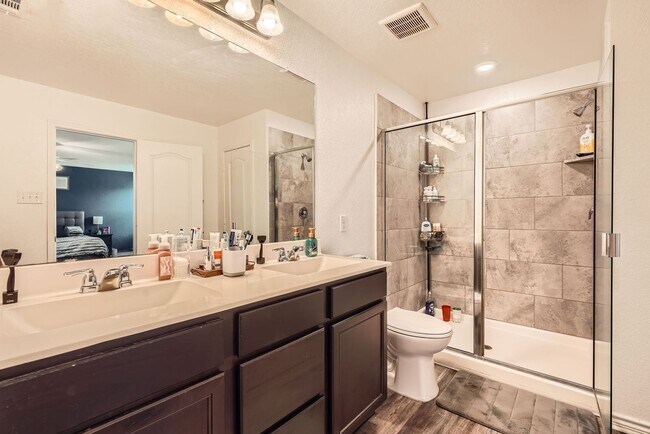 Building Photo - First time rental! **$500 OFF OF THE FIRST...