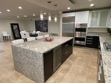 Building Photo - 5354 Lindley Ave