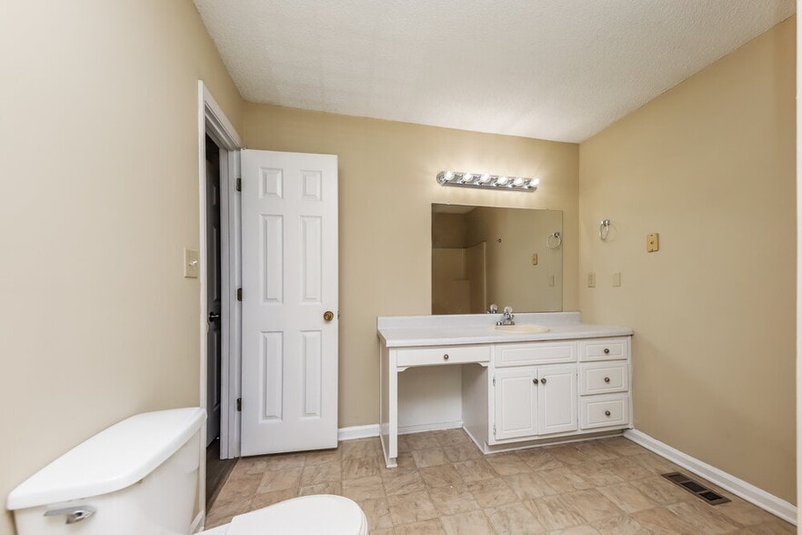 Building Photo - 73 Cagle Way