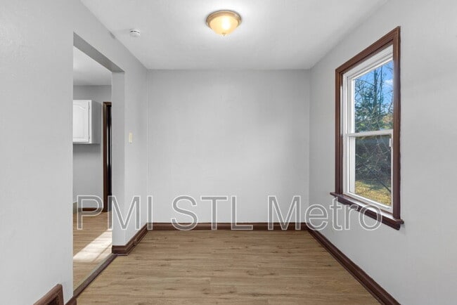 Building Photo - 2546 Main St