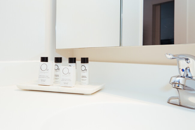 Building Photo - 525 W 28th St