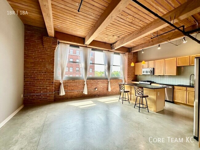 Primary Photo - 710 Broadway-607