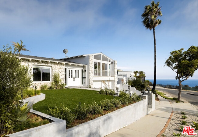 Building Photo - 3818 Seahorn Dr