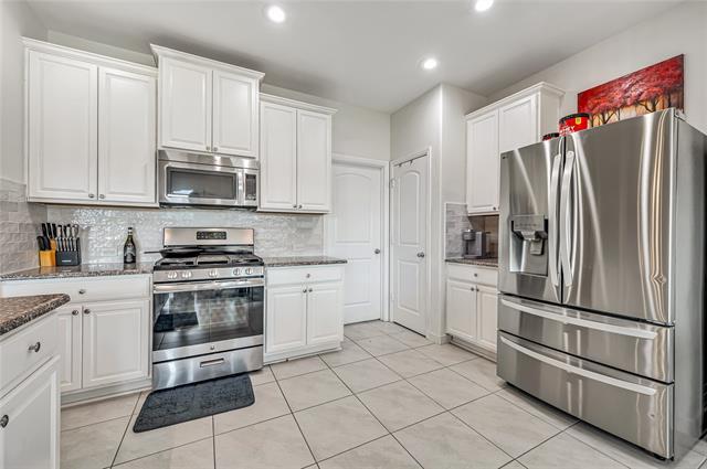 Building Photo - 6024 Beachview Ln