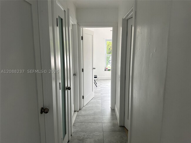 Building Photo - 11611 SW 122nd Ave