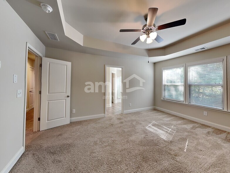 Building Photo - 30 Pratt Dr