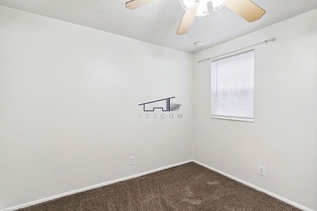 Building Photo - 281 Pheasantbrook Dr