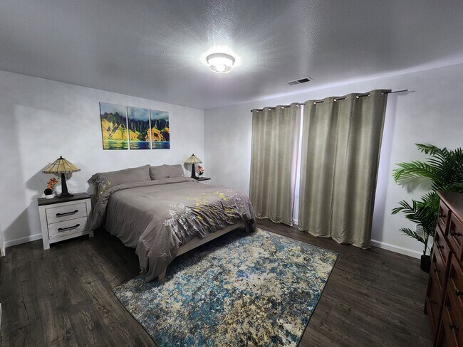 Building Photo - Fully Furnished House in Eureka