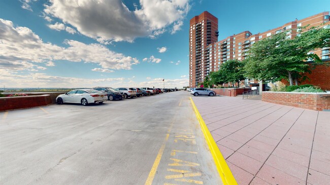 Building Photo - 1240 Harmon Cove Tower