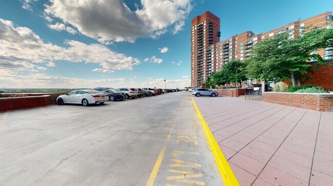 Building Photo - 408 Harmon Cove Tower