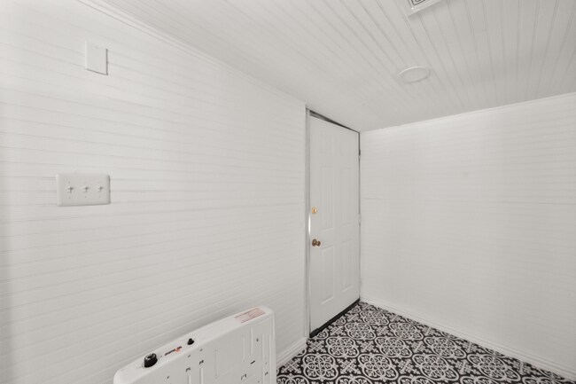 Building Photo - 502 Milam Ave