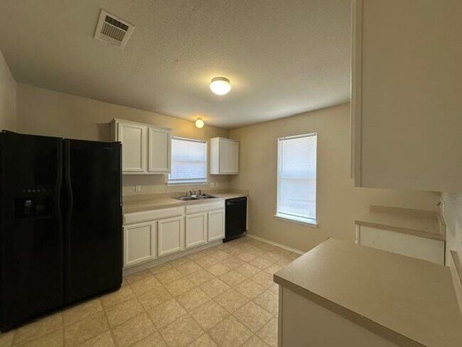 Building Photo - 4300 Larry Don Ln