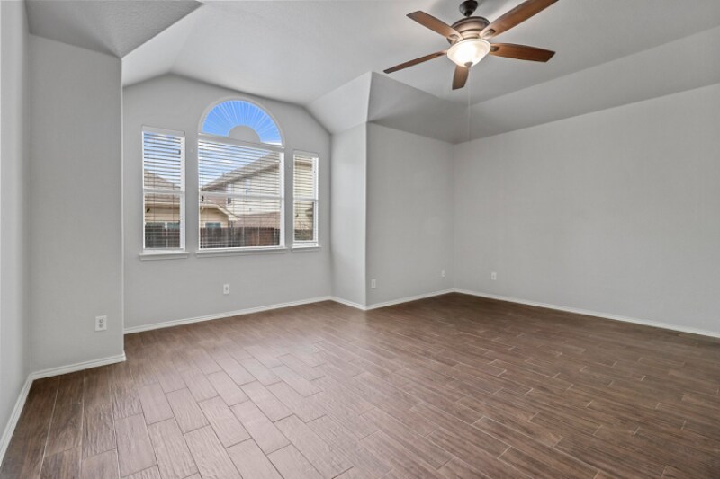 Building Photo - 5209 Memorial Dr