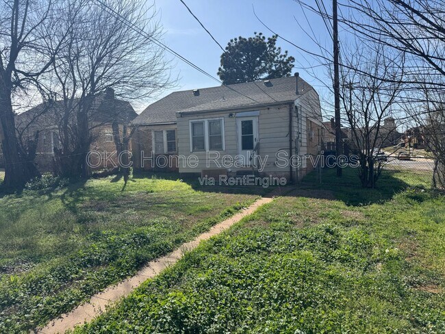 Building Photo - 2148 N Stonewall Ave