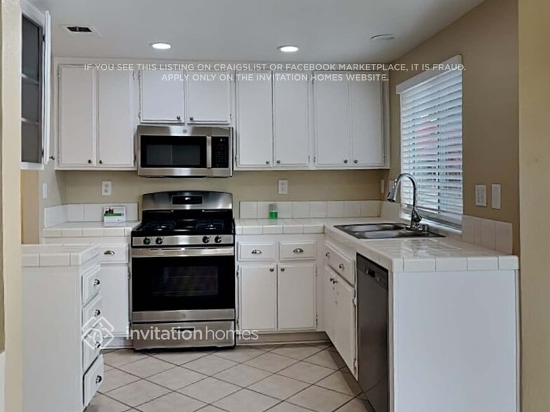 Building Photo - 26975 Eagle Run St