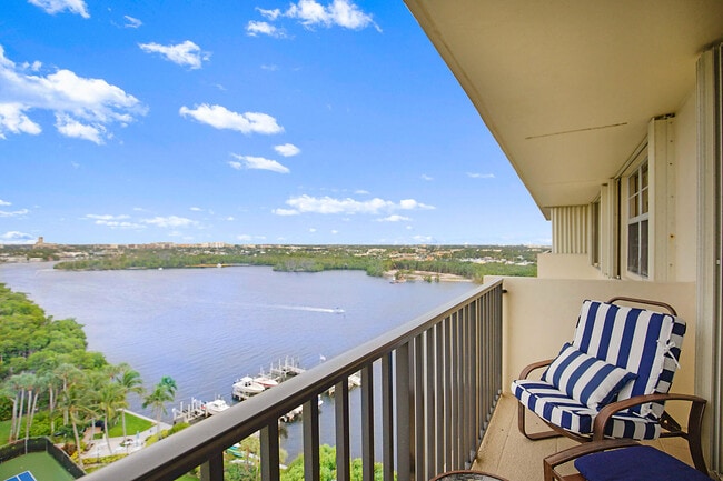 Building Photo - 2121 N Ocean Blvd