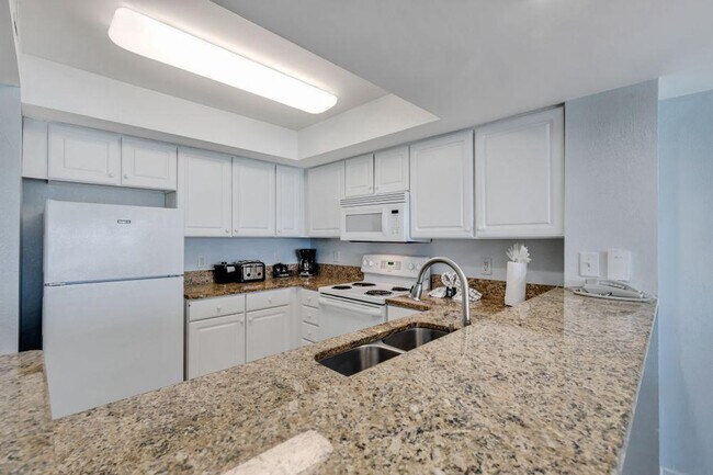 Building Photo - 2506 N Ocean Blvd