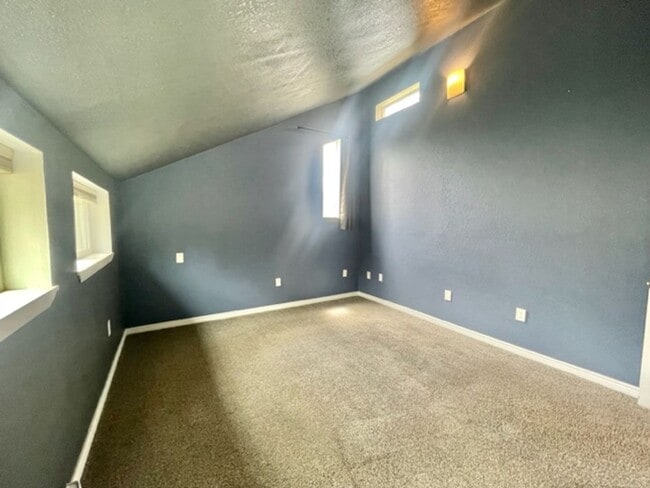 Building Photo - 539 Stevens Cir