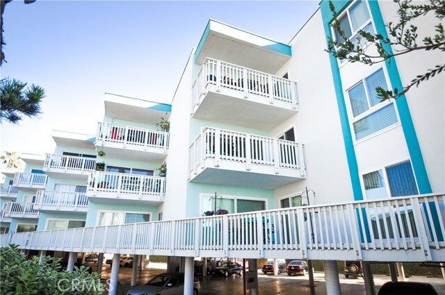 Building Photo - 650 The Vlg