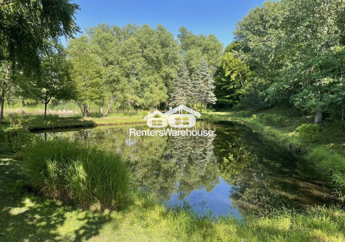 Building Photo - 10845 Lexington Dr