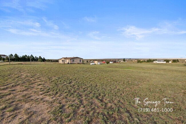 Building Photo - MODERN UPGRADES AND RURAL LIVING IN PEYTON