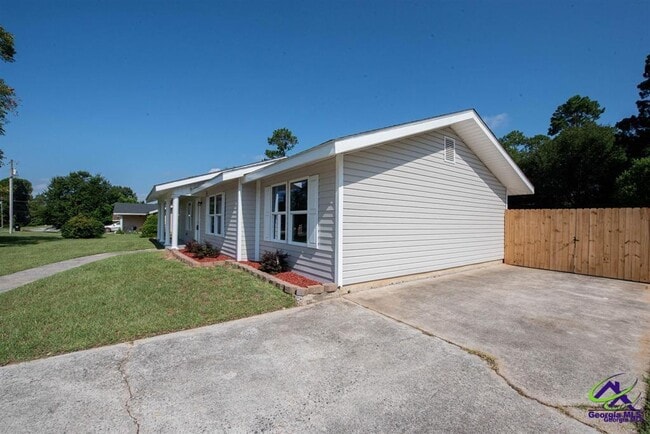 Building Photo - 401 Feagin Mill Rd