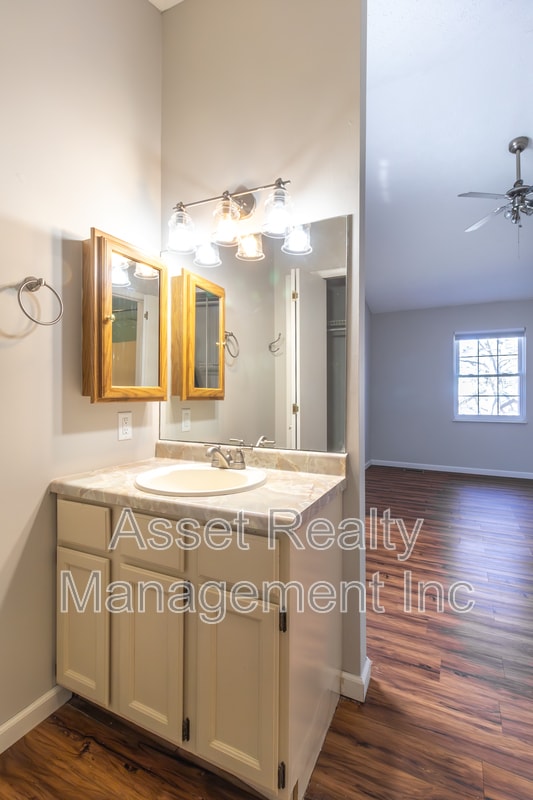 Building Photo - 4400 Northgate Dr