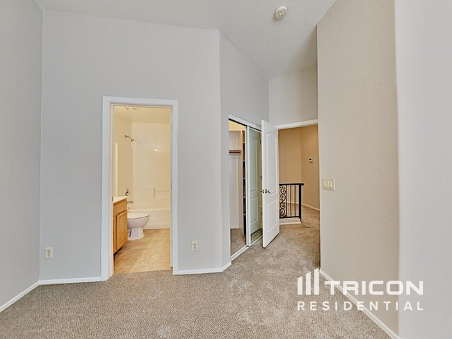 Building Photo - 7528 N 19th Ave