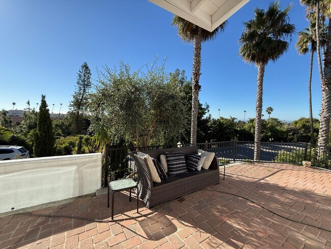 Building Photo - Ventura Hillside Beauty with 3 bedrooms, a...