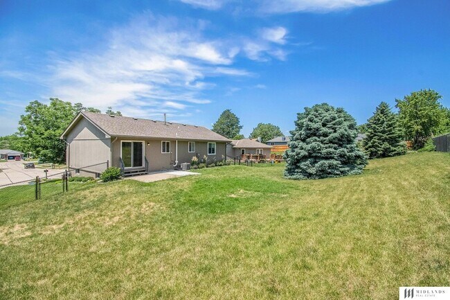 Building Photo - 3408 Sheridan Cir