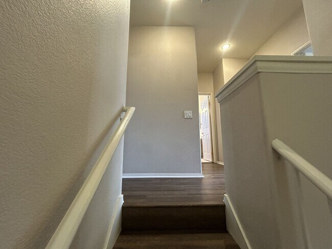 Building Photo - Beautiful 3bed/2bth in San Marcos!