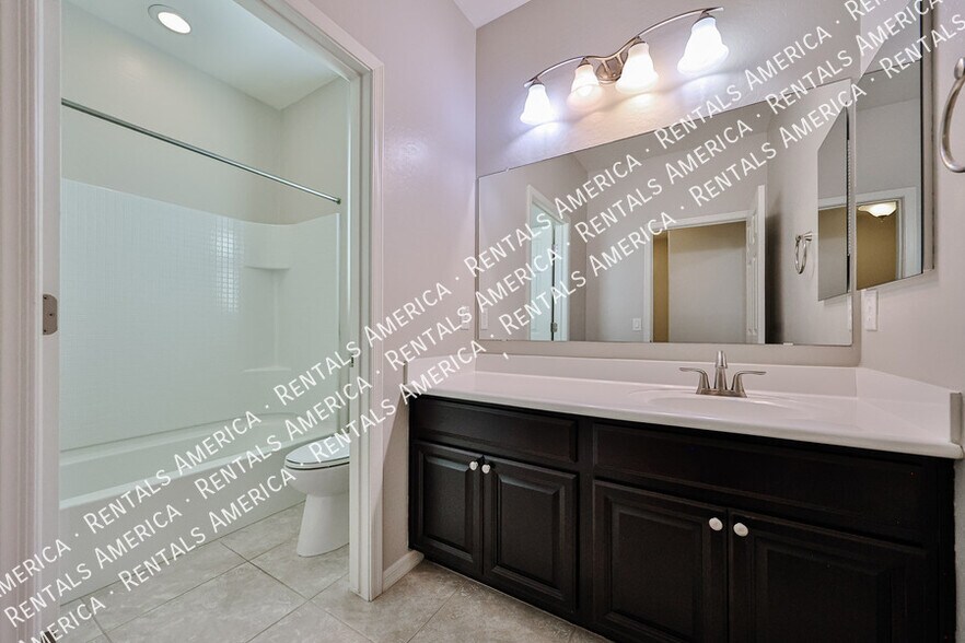 Building Photo - 15573 W Laurel Ln
