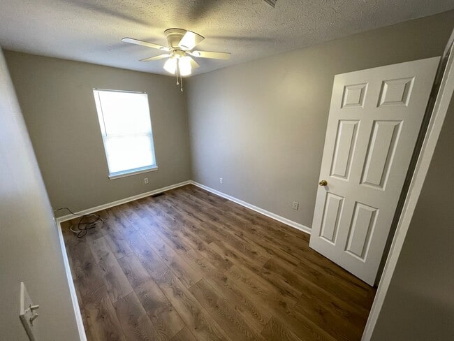 Building Photo - Cute, Efficient, and Affordable Home