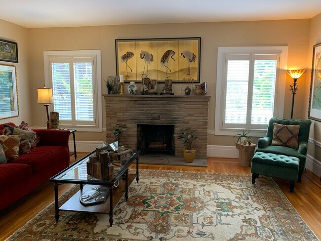 Building Photo - 1650 Portola Dr