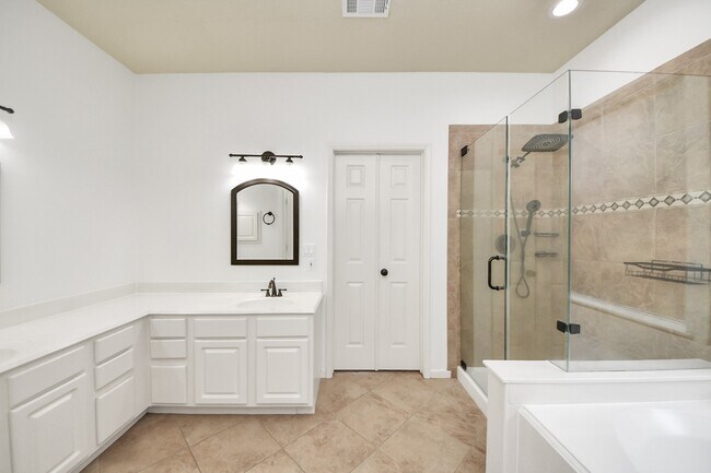 Building Photo - 42 S Lace Arbor Dr