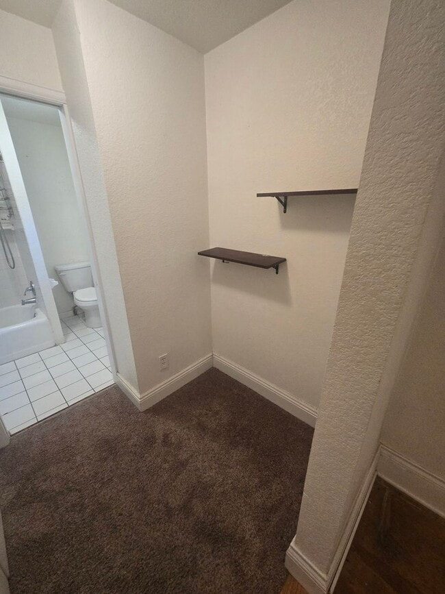 Building Photo - Spacious and Bright 3B Home in Longmont Available NOW! Great Location!