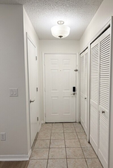 Building Photo - 6064 Westgate Dr