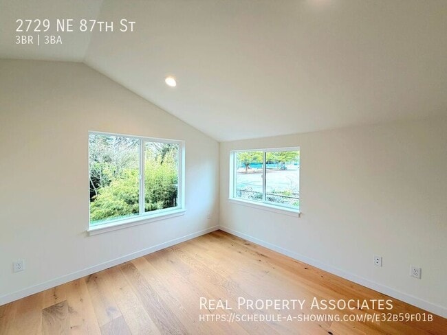 Building Photo - 2729 NE 87th St