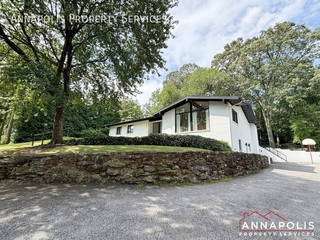 Building Photo - 364 Dun Robbin Dr