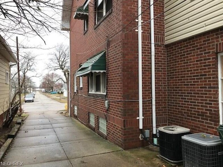 Building Photo - 4527 Tuxedo Ave