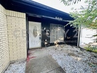 Building Photo - Beautifully Updated 5/3/2 in Fort Worth Fo...