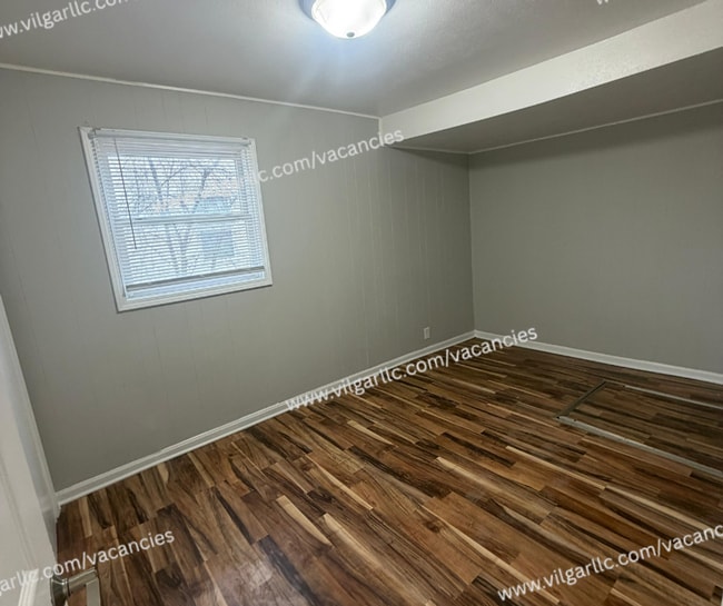 Building Photo - 2-Bedroom • 1-Bathroom Home