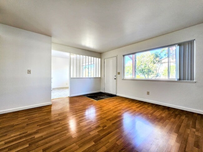 Building Photo - 3 Bedroom Rincon Valley Duplex