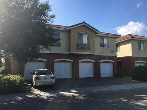 Building Photo - Annual Rental in Stuart